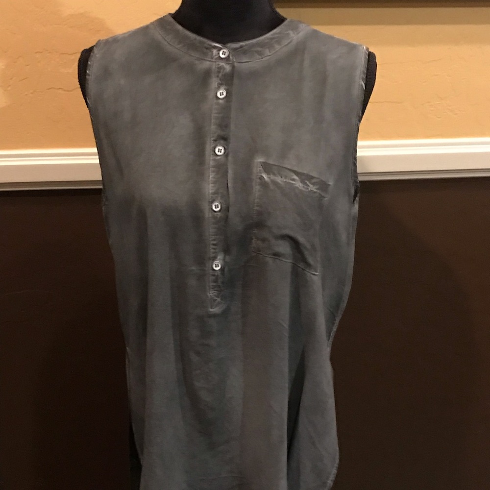 Dark Grey/Green shirt with shirt pocket